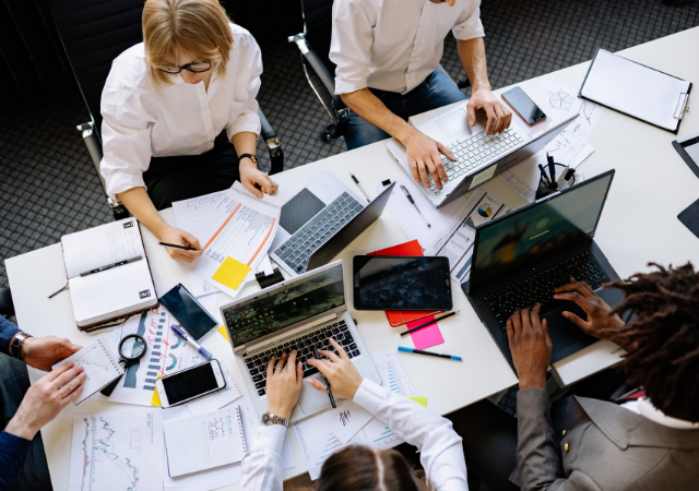 college-graduates-real-estate-project-management-career-guide-image