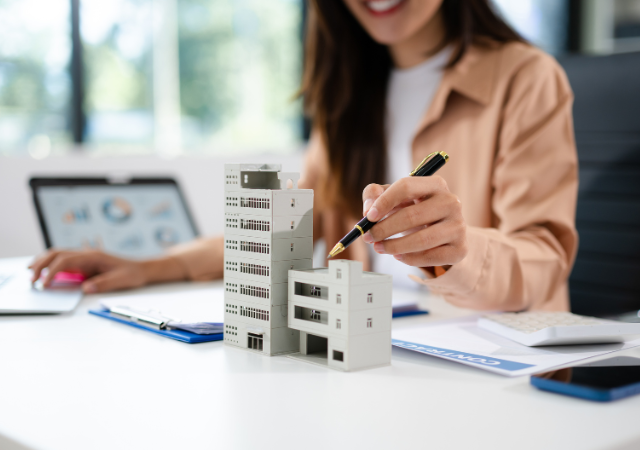 how-college-graduates-can-start-a-career-as-a-cre-broker-image